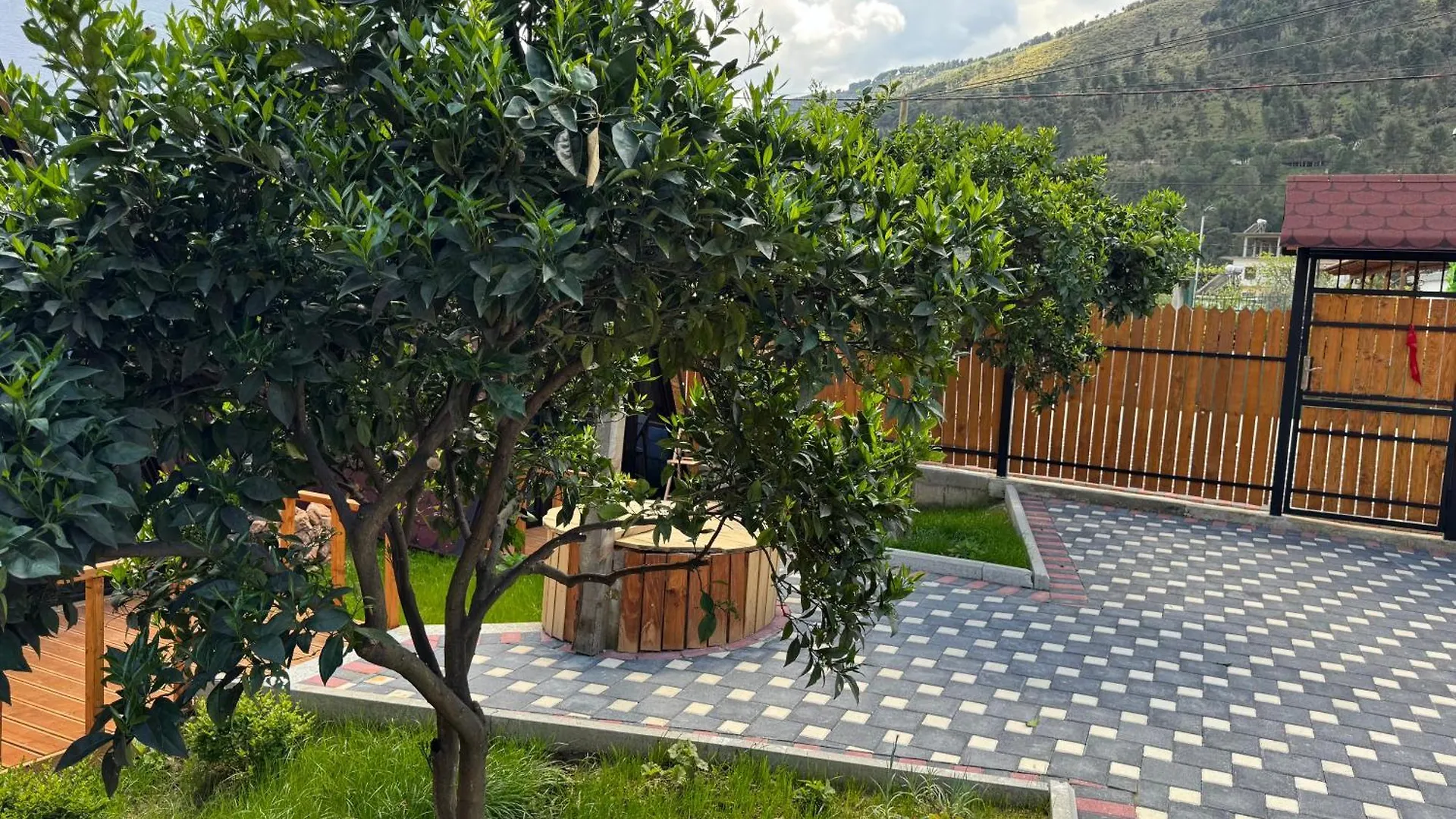 Guest House Adilaj Berat 0*,  Albanien